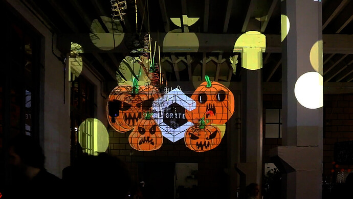 Crate_Halloween_LiveAnimation_Edit.00_00_00_08.Still001